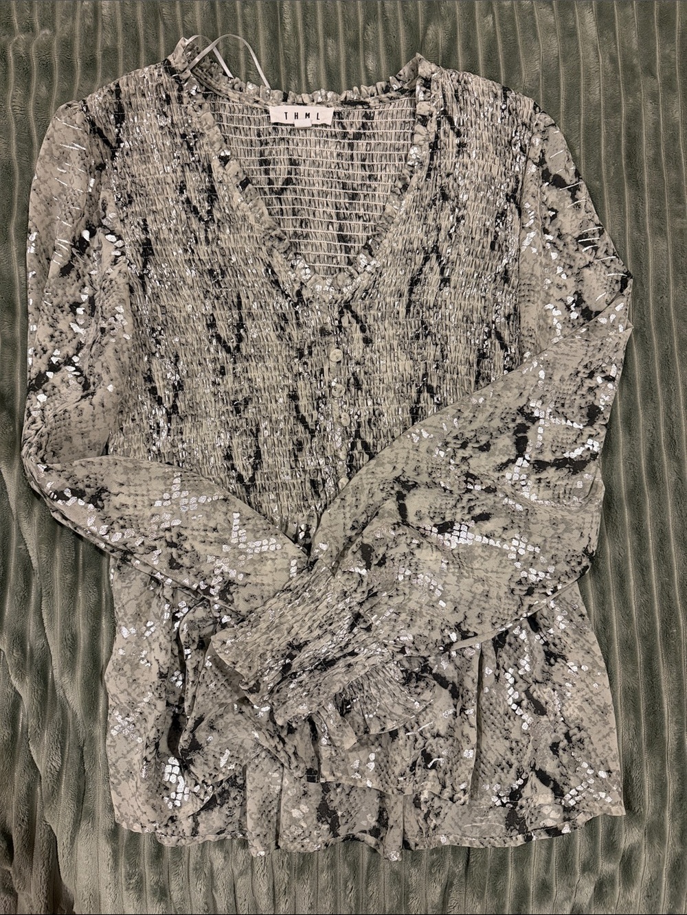 THML Women's Snake Print V-Neck Long Sleeve blouse - Olive/Black